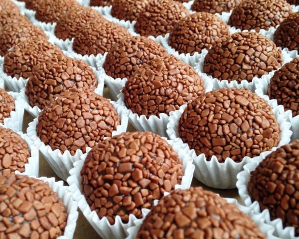 GOURMET MILK CHOCOLATE BRIGADEIRO