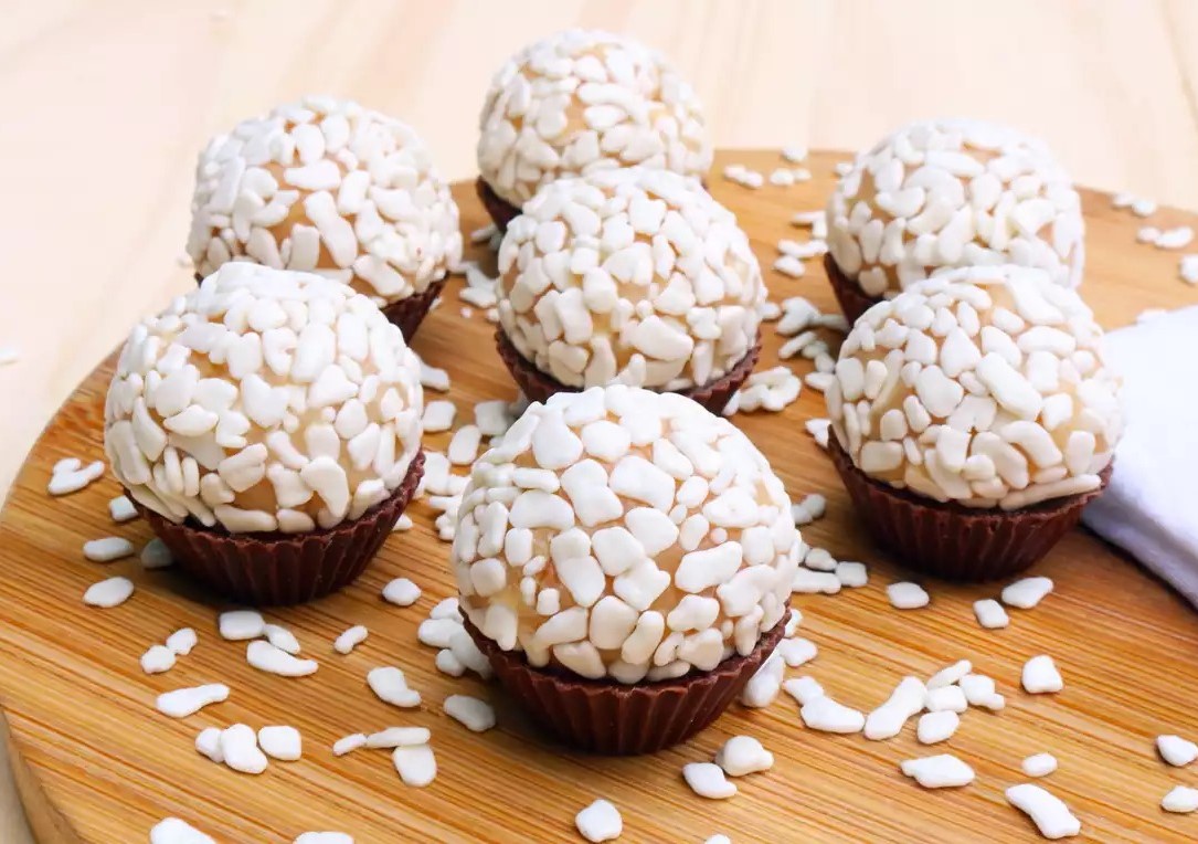 GOURMET SWEET POTATO WHITE CHOC. BRIGADEIRO