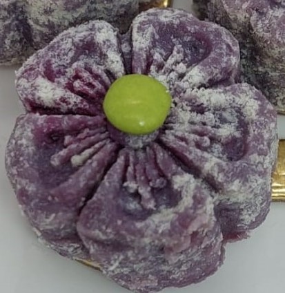 GOURMET BLUEBERRY BRIGADEIRO